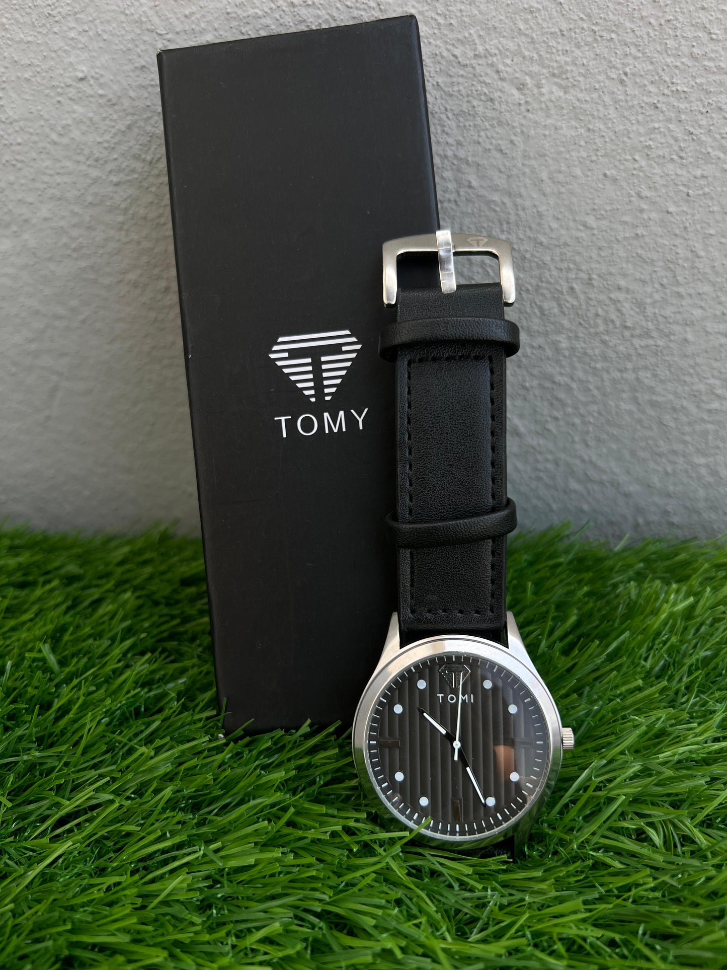TOMI Classic Leather Watch – Black & Silver Variants